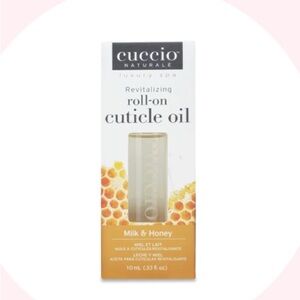 💙 4/$20 cuccio Milk & Honey Revitalizing roll-on cuticle oil